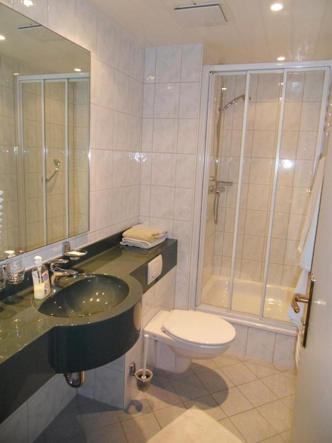Hotel Gruener Baum Bretzenheim Екстер'єр фото