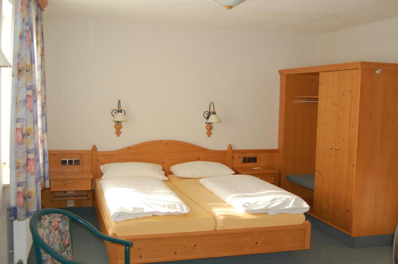 Hotel Gruener Baum Bretzenheim Екстер'єр фото