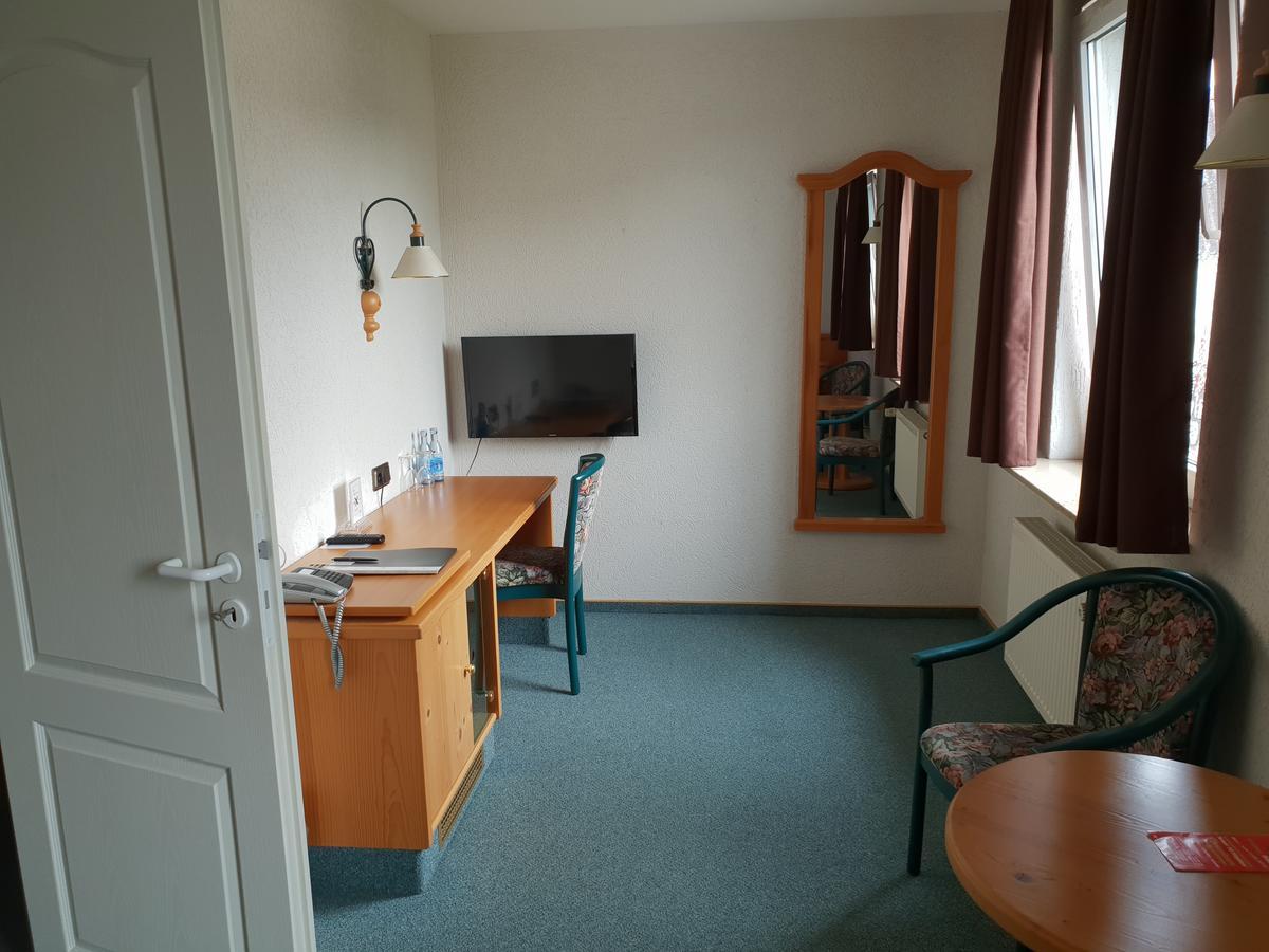 Hotel Gruener Baum Bretzenheim Екстер'єр фото