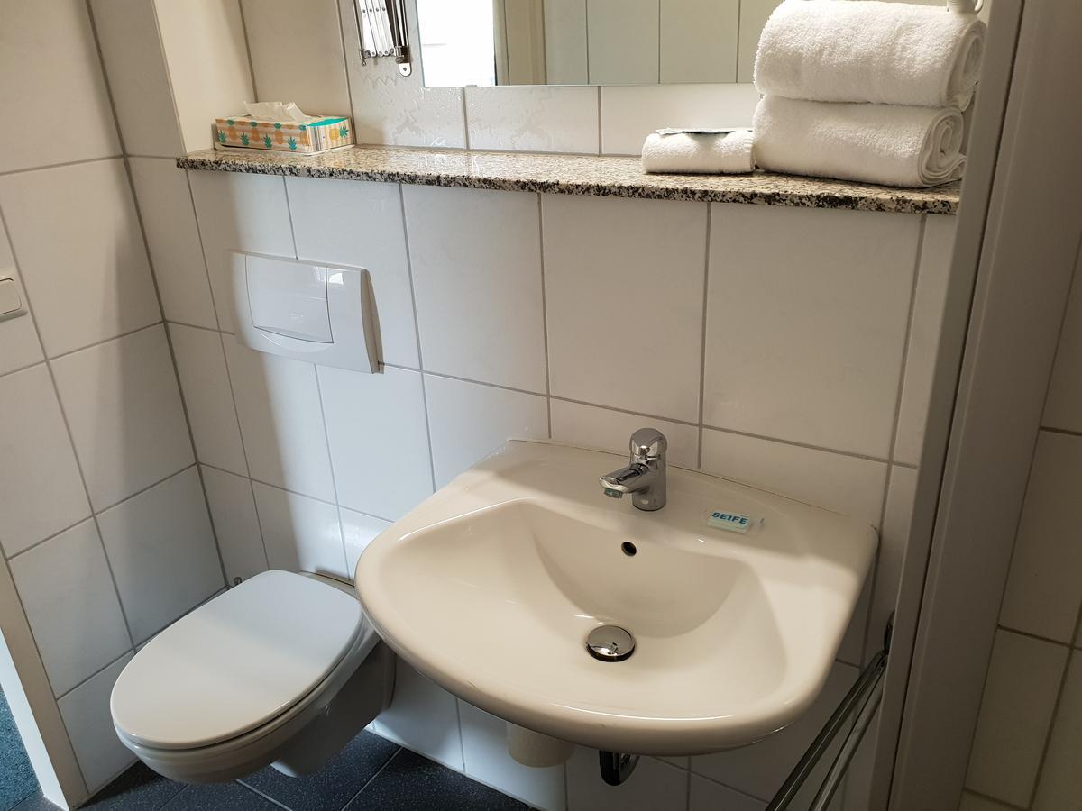 Hotel Gruener Baum Bretzenheim Екстер'єр фото