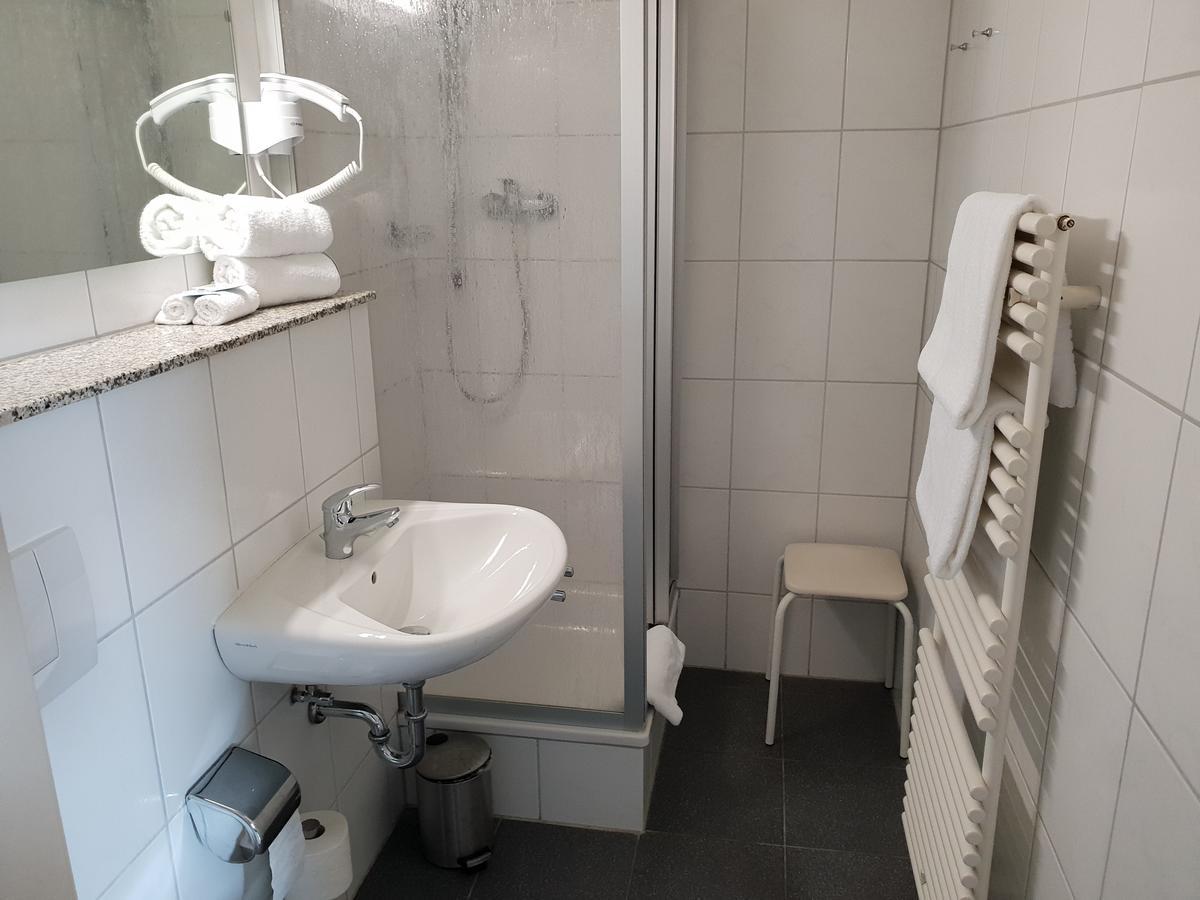 Hotel Gruener Baum Bretzenheim Екстер'єр фото